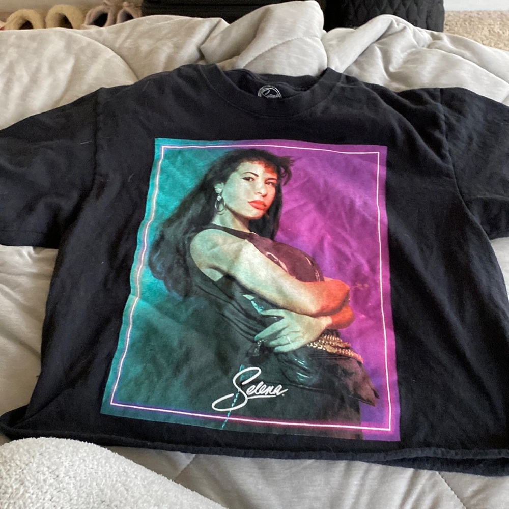 official Selena merchandise black selena shirt women’s size medium